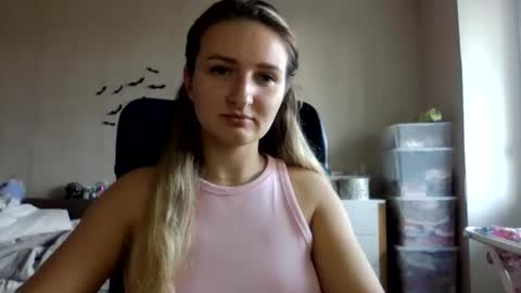 Snapshot of cora_fora chatting on 10.07.25 cora_fora online show from 10.07.25