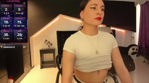 Coral  online show from 11.14.25