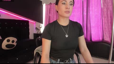 Coral  online show from 12.17.25