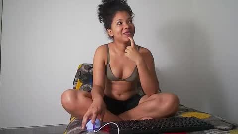 Snapshot of coraline_777 chatting on 11.16.25 coraline_777 online show from 11.16.25