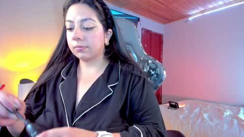 Snapshot of coraline_latin chatting on 01.24.25 Coraline online show from 01.24.25