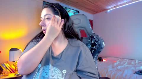 Snapshot of coraline_latin chatting on 01.27.25 Coraline online show from 01.27.25