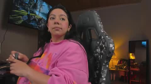 Snapshot of coraline_latin chatting on 02.12.25 Coraline online show from 02.12.25