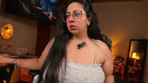 Snapshot of coraline_latin chatting on 03.01.25 Coraline online show from 03.01.25