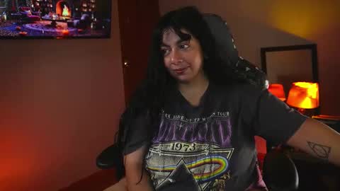 Snapshot of coraline_latin chatting on 10.25.25 Coraline online show from 10.25.25