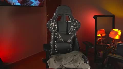 Snapshot of coraline_latin chatting on 11.04.25 Coraline online show from 11.04.25