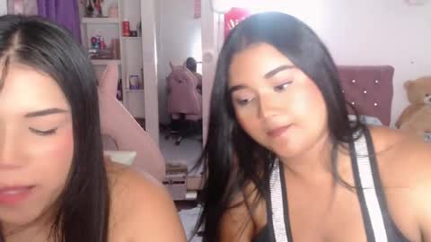 Snapshot of corina__ chatting on 12.21.24 corina online show from 12.21.24