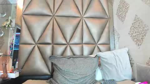 Snapshot of corina_taylor_ chatting on 10.09.25 Cori online show from 10.09.25