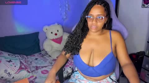 Snapshot of corinastonee chatting on 10.16.25 corina online show from 10.16.25