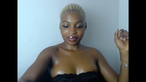 Snapshot of cornxcunt chatting on 10.28.25 cornxcunt online show from 10.28.25