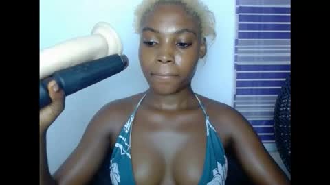 Snapshot of cornxcunt chatting on 11.07.25 cornxcunt online show from 11.07.25