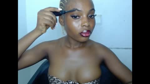 Snapshot of cornxcunt chatting on 11.12.25 cornxcunt online show from 11.12.25