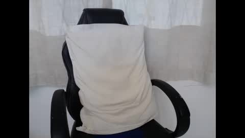 Snapshot of corolaxxl chatting on 11.15.25 corolaxxl online show from 11.15.25