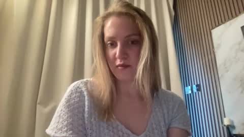 cosmo_blondiee online show from 09.17.25