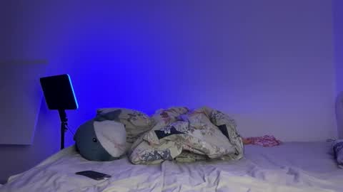 Snapshot of cosmo_pussy chatting on 12.18.25 Lina online show from 12.18.25