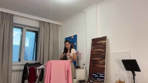 Snapshot of cosmo_pussy chatting on 01.14.26 Lina online show from 01.14.26