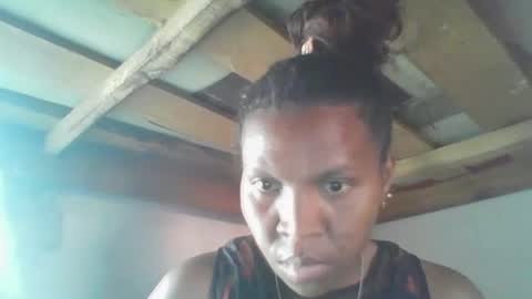 Snapshot of couleur_vanille chatting on 04.29.26 couleur_vanille online show from 04.29.26