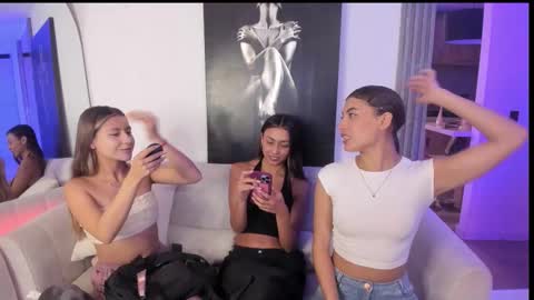 couple_funnyy online show from 10.17.25