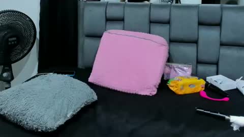 Andrea and Scott online show from 03.11.25