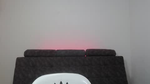  ALEJANDRO Y EMILY  online show from 02.18.25