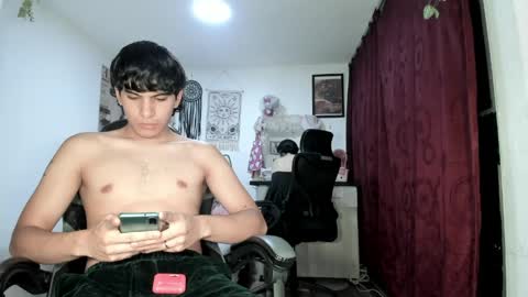 MIA LIZ AND SAM online show from 03.31.26