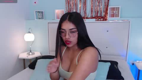 lola y juan online show from 02.22.25