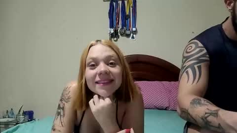 Snapshot of couplehot1515 chatting on 01.25.25 couplehot1515 online show from 01.25.25