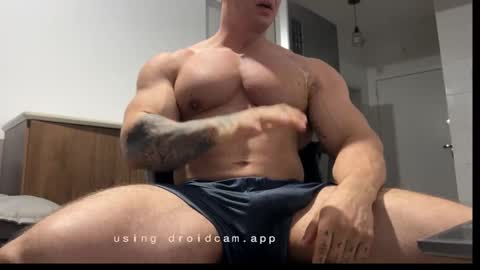 couplemuscle40 online show from 11.01.25