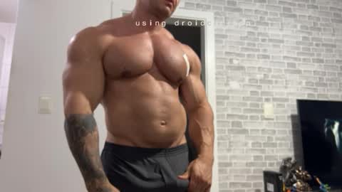 Snapshot of couplemuscle40 chatting on 12.14.25 couplemuscle40 online show from 12.14.25