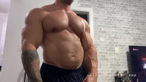 couplemuscle40 online show from 03.11.26