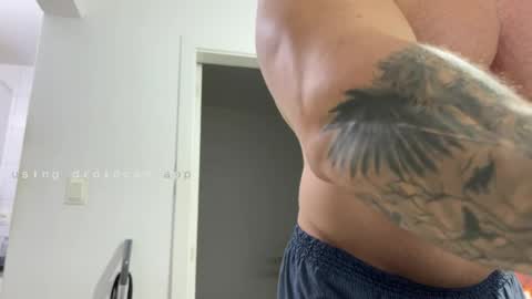 couplemuscle40 online show from 04.15.26