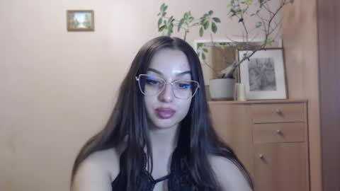 Snapshot of courtney_lux chatting on 02.11.25 Courtney online show from 02.11.25