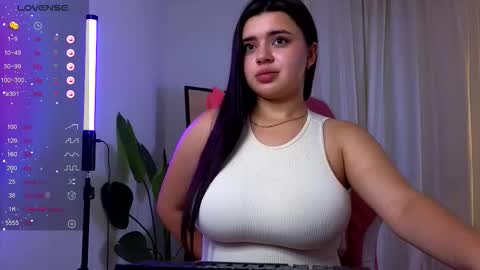 Snapshot of courtneyk_ chatting on 10.16.25 Courtney online show from 10.16.25