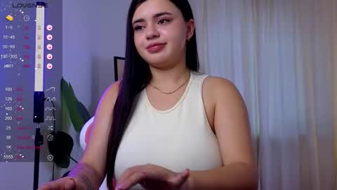 Snapshot of courtneyk_ chatting on 10.17.25 Courtney online show from 10.17.25