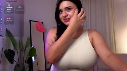 Snapshot of courtneyk_ chatting on 10.18.25 Courtney online show from 10.18.25