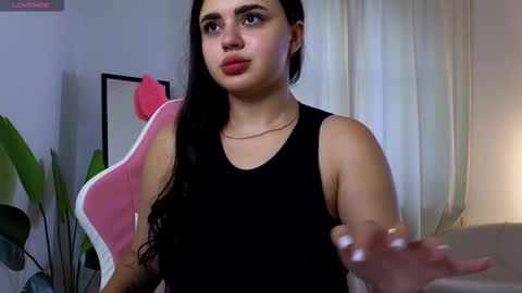 Snapshot of courtneyk_ chatting on 10.27.25 Courtney online show from 10.27.25