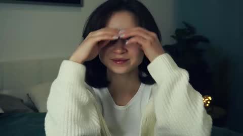 Yui online show from 01.28.25