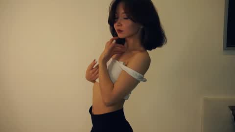 Yui online show from 02.06.25