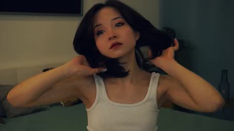 Yui online show from 02.10.25