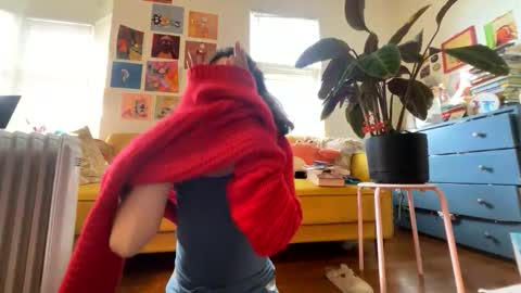 Snapshot of covergirl9 chatting on 11.19.25 covergirl9 online show from 11.19.25