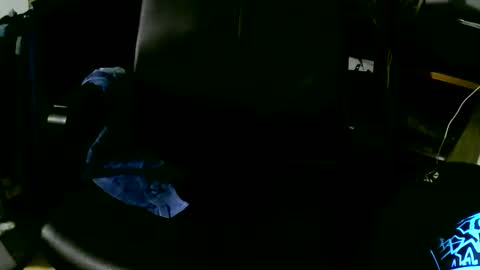 Snapshot of coyote017 chatting on 10.18.25 coyote017 online show from 10.18.25