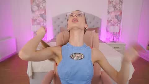 Snapshot of cozymell chatting on 02.08.26 cozymell online show from 02.08.26