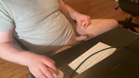 Snapshot of crackthesky886 chatting on 11.10.25 crackthesky886 online show from 11.10.25