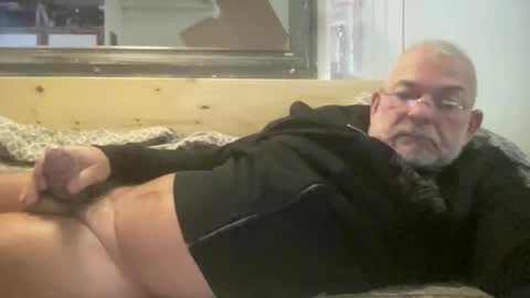 crapaud75018 online show from 10.11.25