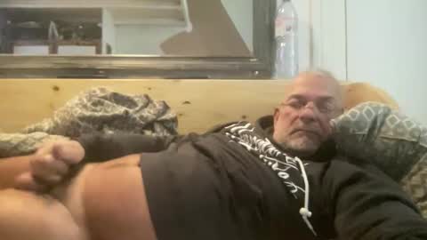 crapaud75018 online show from 10.13.25