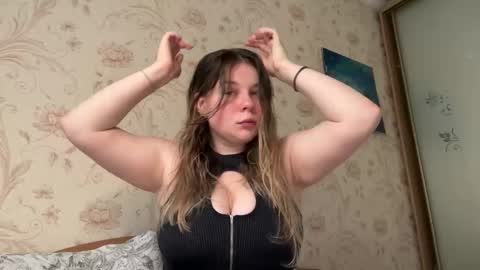 Snapshot of crave_elise chatting on 10.24.25 Elise online show from 10.24.25