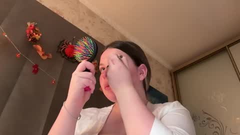 Snapshot of crave_elise chatting on 11.15.25 Elise online show from 11.15.25