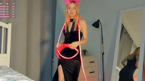 Emma online show from 12.26.24