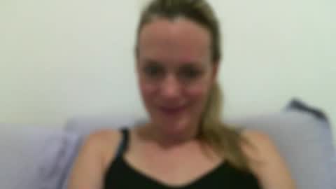 Snapshot of crazyanny chatting on 01.19.25 Anny online show from 01.19.25