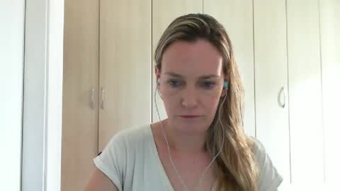 Snapshot of crazyanny chatting on 01.20.25 Anny online show from 01.20.25